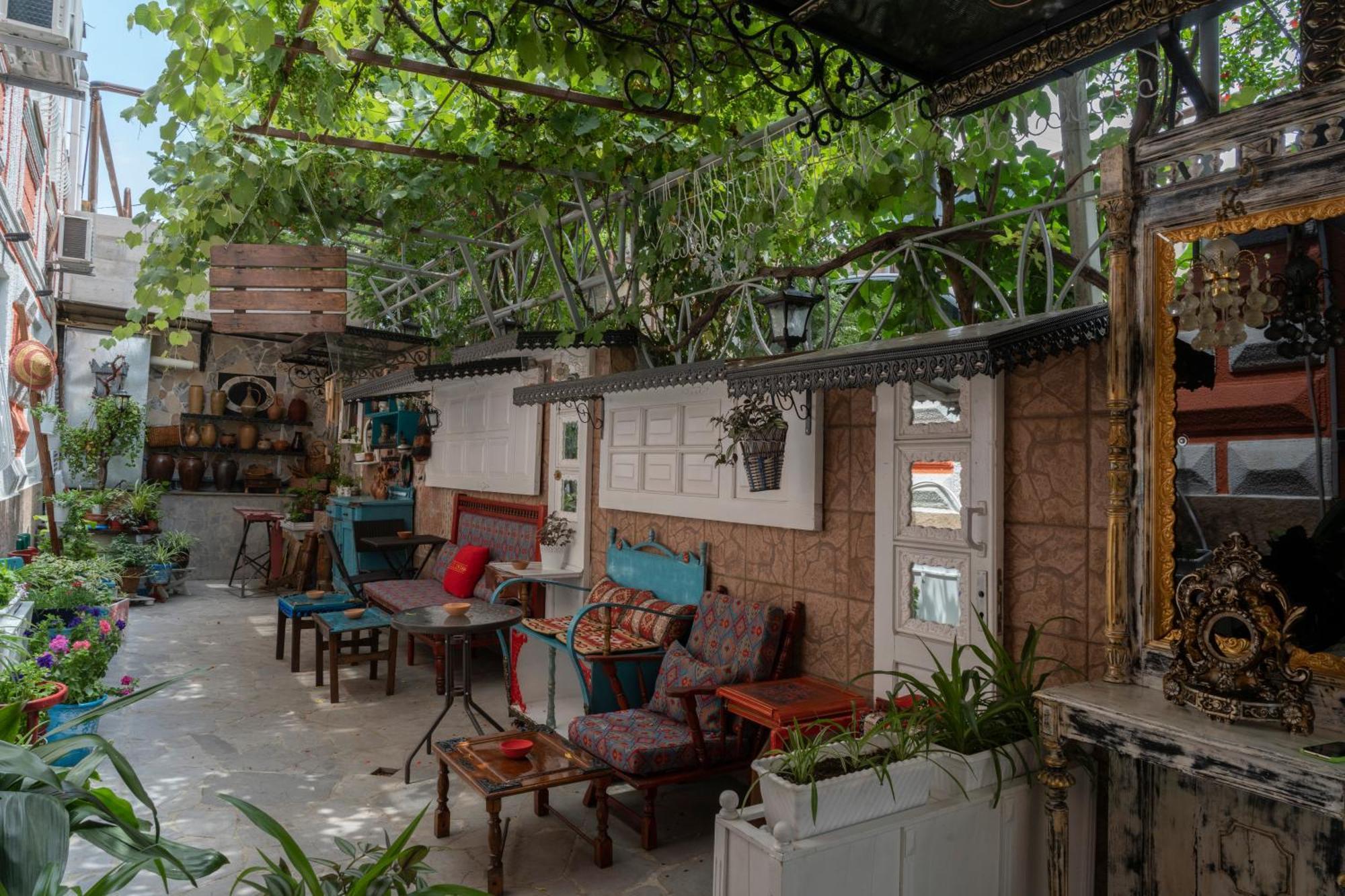 Elia Boutique Hostel & Apart-Hotel Tbilisi Ngoại thất bức ảnh