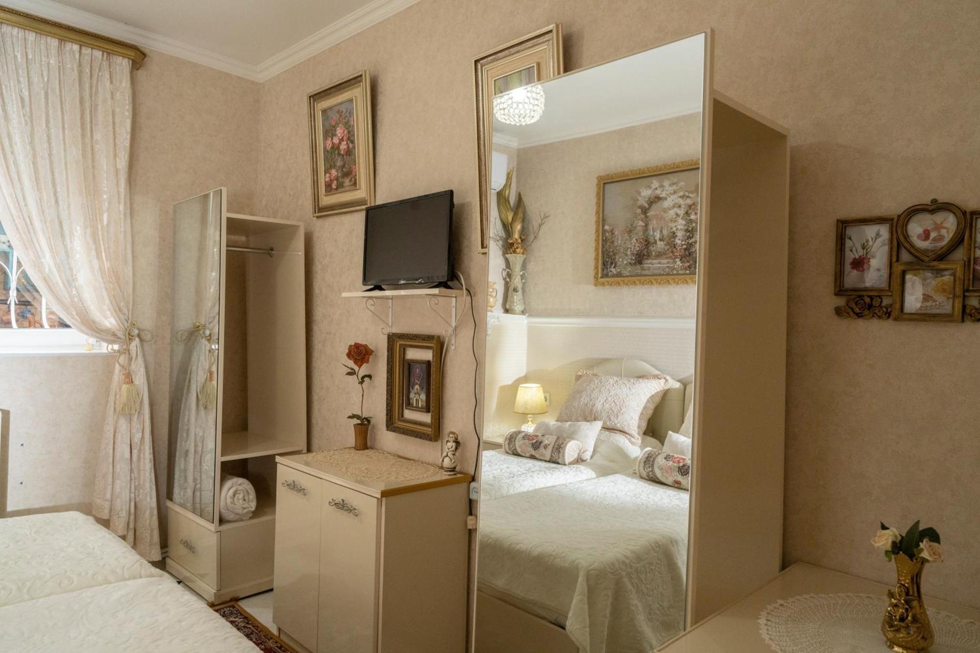 Elia Boutique Hostel & Apart-Hotel Tbilisi Ngoại thất bức ảnh